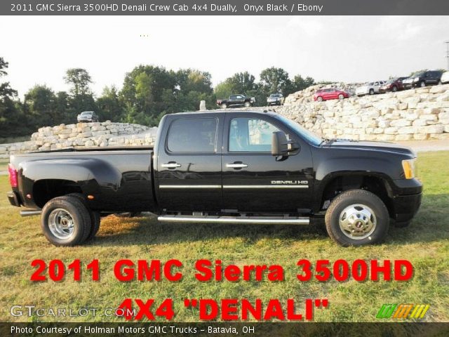 2011 GMC Sierra 3500HD Denali Crew Cab 4x4 Dually in Onyx Black