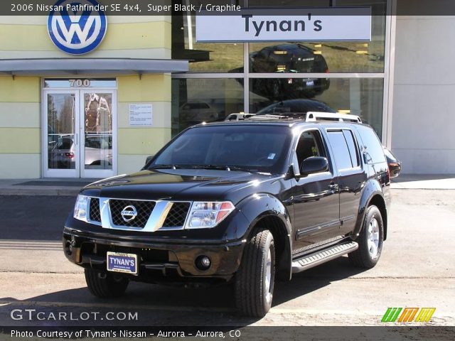 2006 Nissan Pathfinder SE 4x4 in Super Black