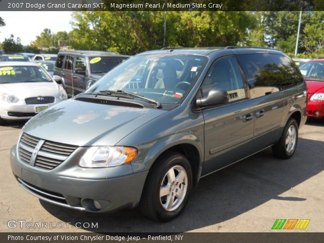 2007 Dodge Grand Caravan SXT in Magnesium Pearl