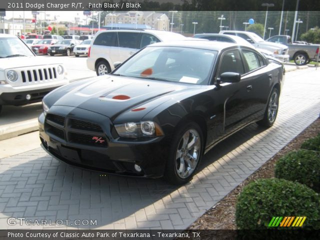 2011 Dodge Charger R/T in Pitch Black