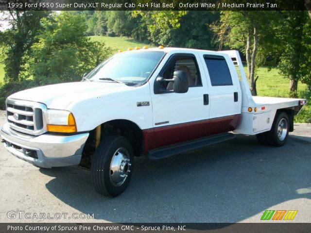 1999 Ford F550 Super Duty XLT Regular Cab 4x4 Flat Bed in Oxford White