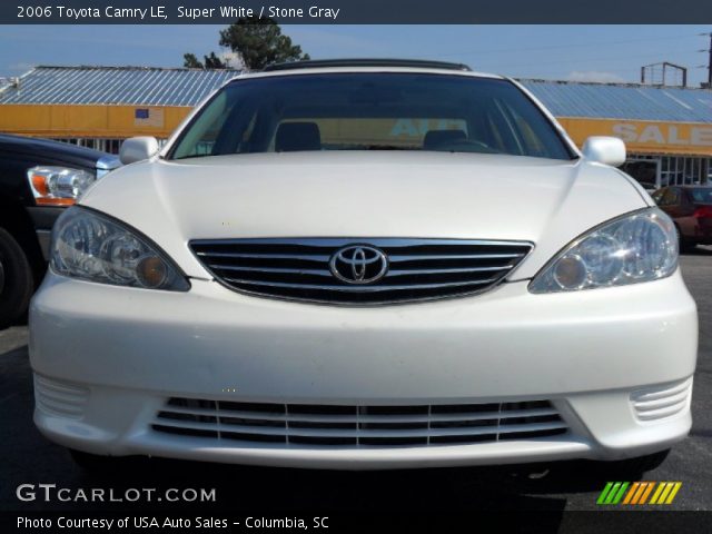 2006 Toyota Camry LE in Super White