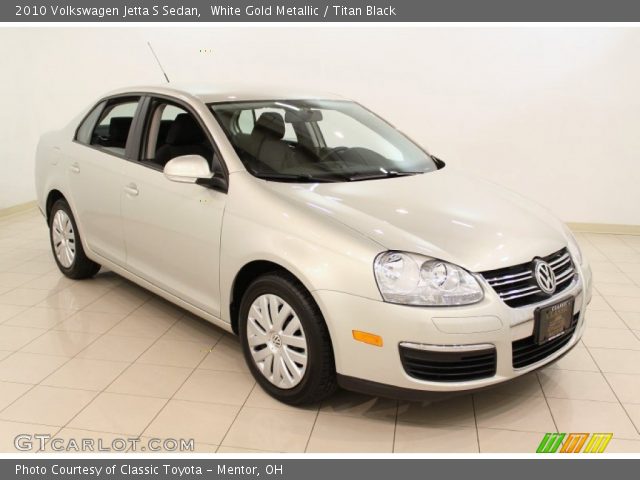 2010 Volkswagen Jetta S Sedan in White Gold Metallic