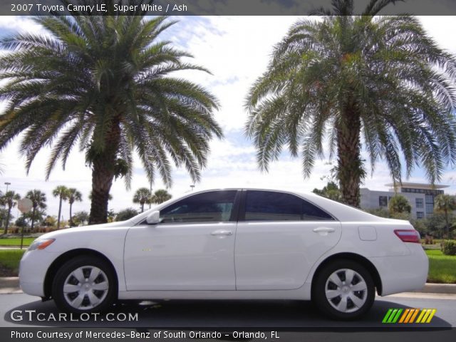 2007 Toyota Camry LE in Super White