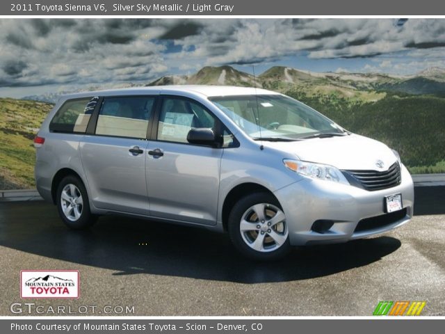 2011 Toyota Sienna V6 in Silver Sky Metallic