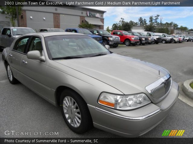 2003 Lincoln Town Car Executive in Light Parchment Gold