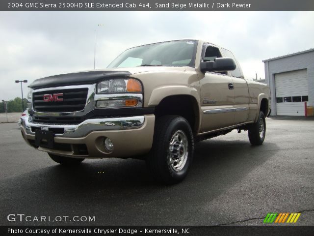2004 GMC Sierra 2500HD SLE Extended Cab 4x4 in Sand Beige Metallic