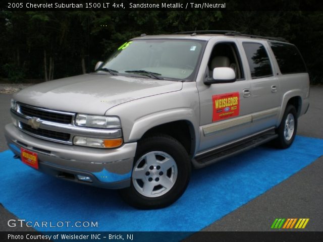 2005 Chevrolet Suburban 1500 LT 4x4 in Sandstone Metallic