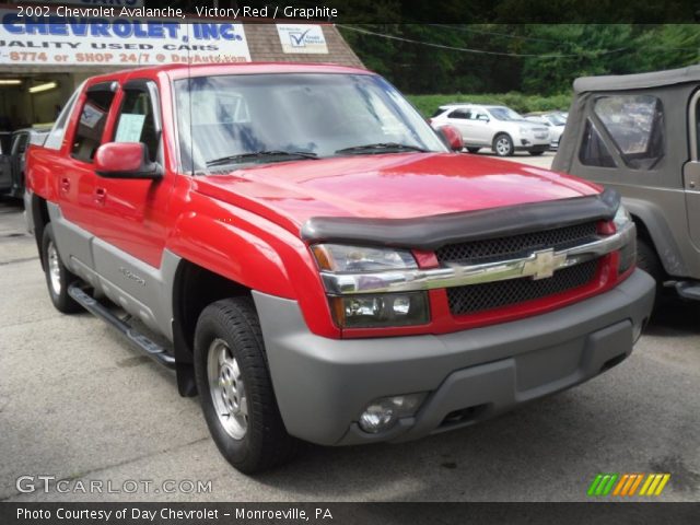 2002 Chevrolet Avalanche  in Victory Red