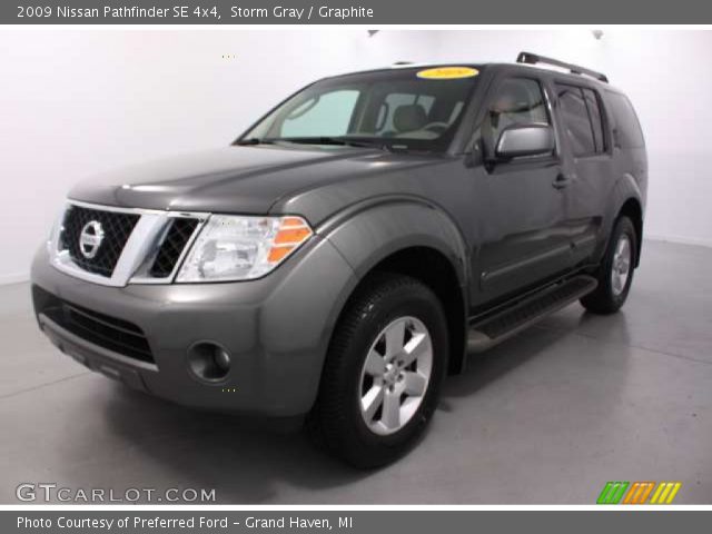 2009 Nissan Pathfinder SE 4x4 in Storm Gray