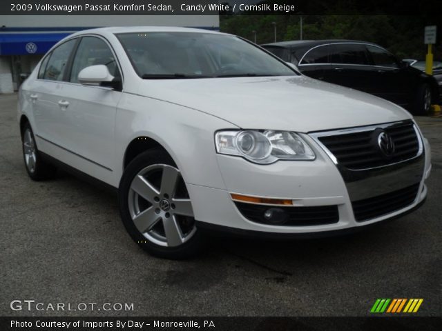 2009 Volkswagen Passat Komfort Sedan in Candy White
