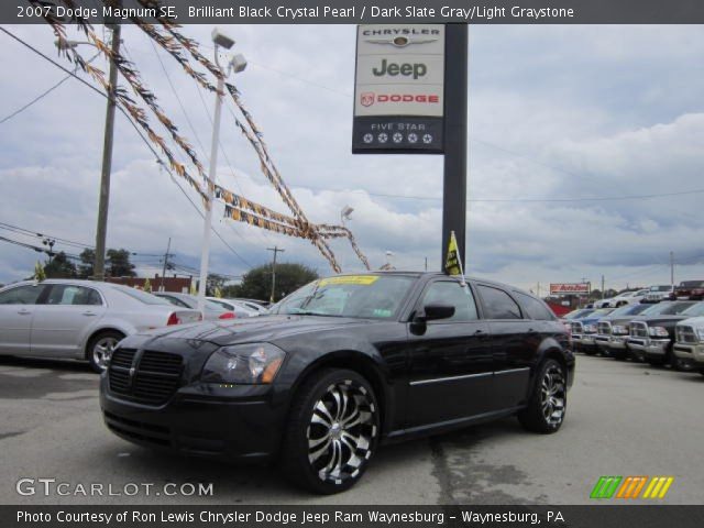 2007 Dodge Magnum SE in Brilliant Black Crystal Pearl
