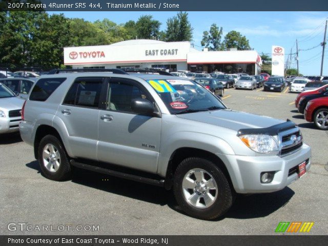 2007 Toyota 4Runner SR5 4x4 in Titanium Metallic