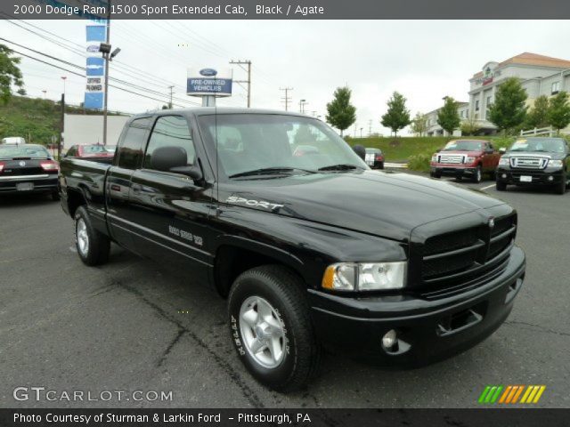 2000 Dodge Ram 1500 Sport Extended Cab in Black