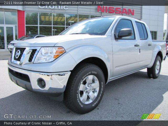 2011 Nissan Frontier SV Crew Cab in Radiant Silver Metallic