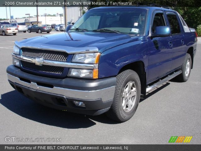 2006 Chevrolet Avalanche Z71 4x4 in Dark Blue Metallic