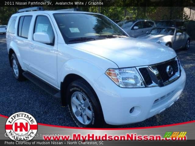 2011 Nissan Pathfinder SV in Avalanche White
