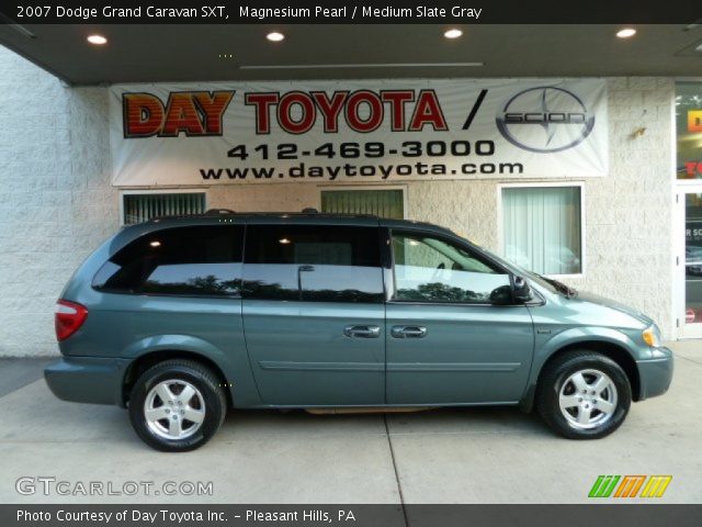 2007 Dodge Grand Caravan SXT in Magnesium Pearl
