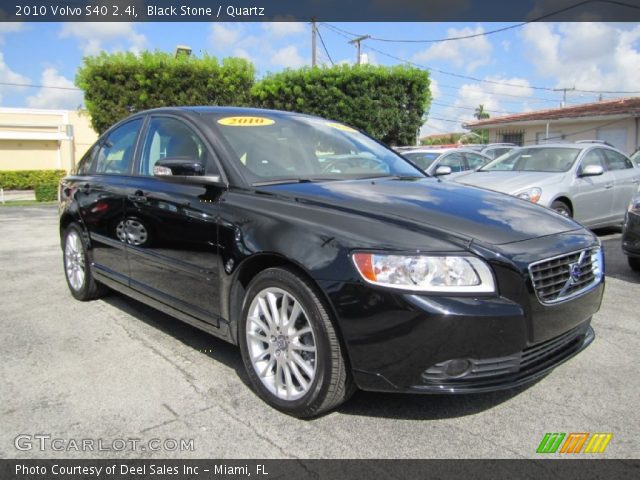 2010 Volvo S40 2.4i in Black Stone