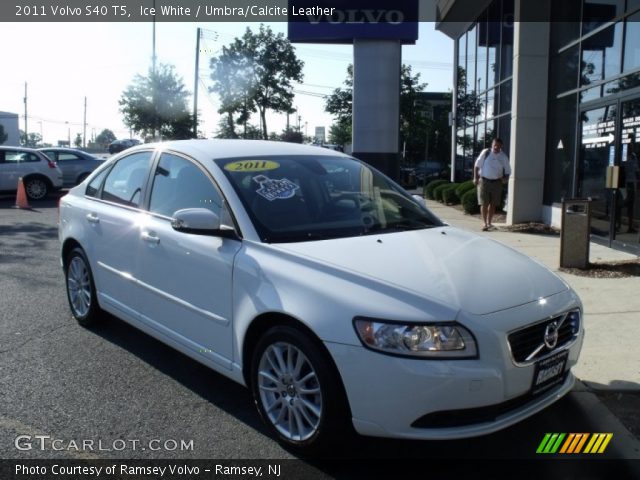 2011 Volvo S40 T5 in Ice White