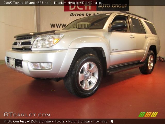 2005 Toyota 4Runner SR5 4x4 in Titanium Metallic