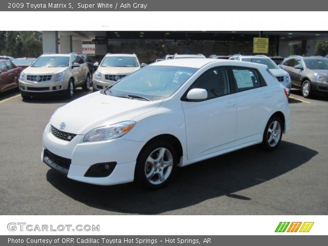 2009 Toyota Matrix S in Super White