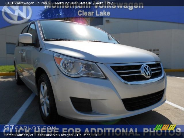 2011 Volkswagen Routan SE in Mercury Silver Metallic