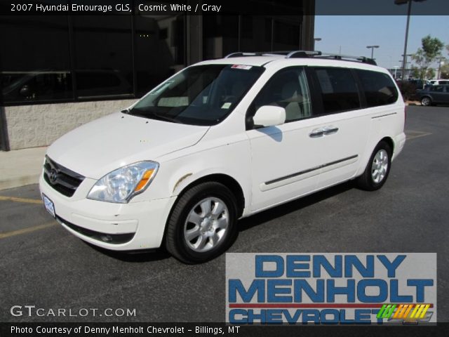 2007 Hyundai Entourage GLS in Cosmic White