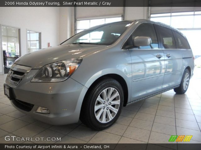 2006 Honda Odyssey Touring in Silver Pearl Metallic