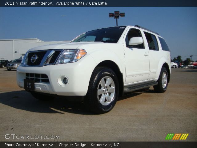 2011 Nissan Pathfinder SV in Avalanche White