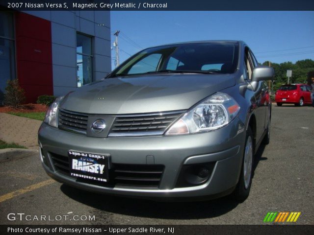 2007 Nissan Versa S in Magnetic Grey Metallic