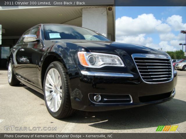 2011 Chrysler 300 Limited in Gloss Black