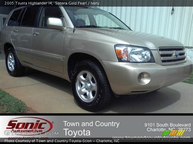 2005 Toyota Highlander I4 in Sonora Gold Pearl