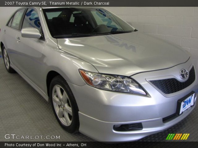 2007 Toyota Camry SE in Titanium Metallic