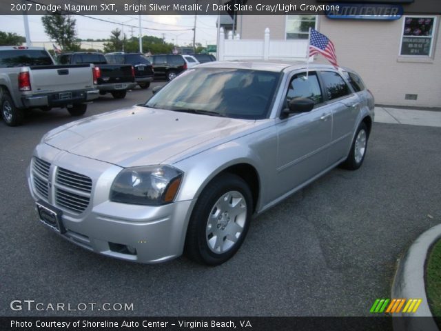 2007 Dodge Magnum SXT in Bright Silver Metallic