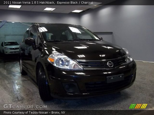 2011 Nissan Versa 1.8 S Hatchback in Espresso Black