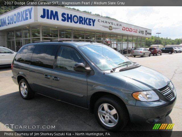 2007 Dodge Grand Caravan SXT in Magnesium Pearl