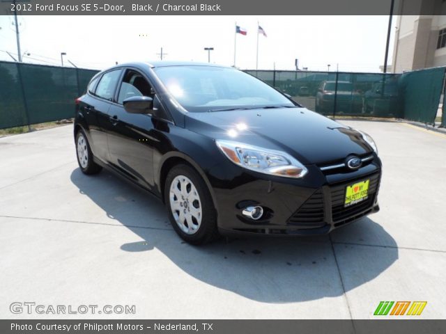 2012 Ford Focus SE 5-Door in Black