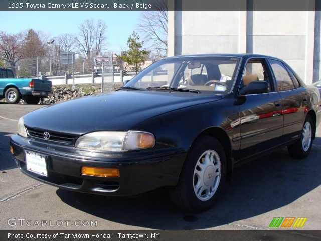 1995 Toyota Camry XLE V6 Sedan in Black