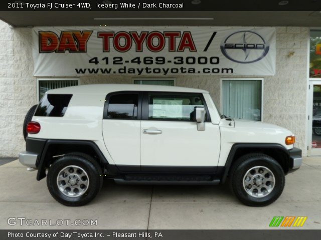 2011 Toyota FJ Cruiser 4WD in Iceberg White