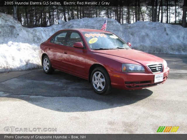 2005 Hyundai Elantra GLS Sedan in Electric Red Metallic