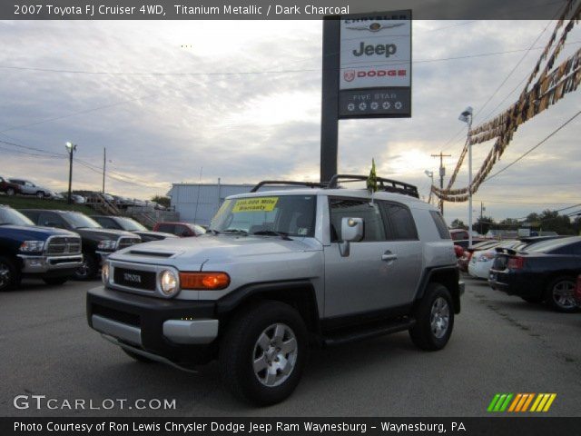 2007 Toyota FJ Cruiser 4WD in Titanium Metallic