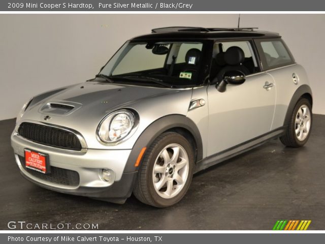 2009 Mini Cooper S Hardtop in Pure Silver Metallic