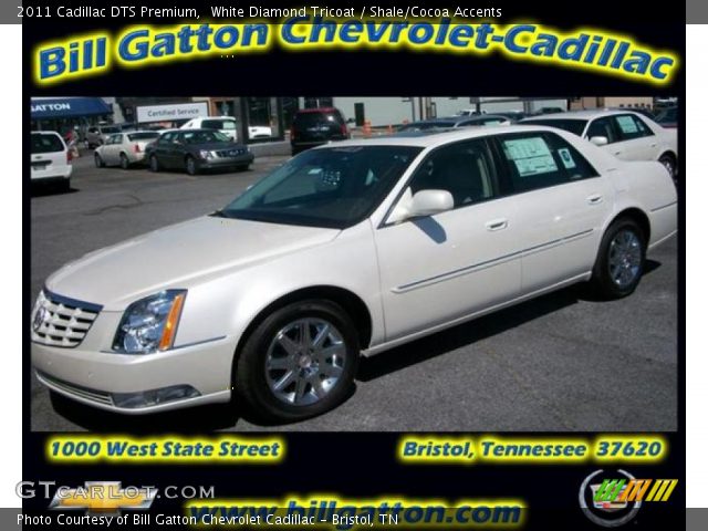 2011 Cadillac DTS Premium in White Diamond Tricoat