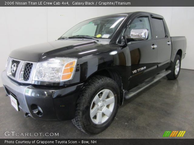 2006 Nissan Titan LE Crew Cab 4x4 in Galaxy Black