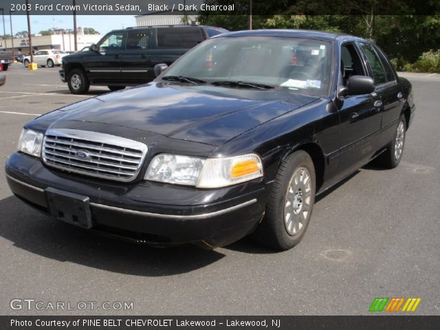 2003 Ford Crown Victoria Sedan in Black