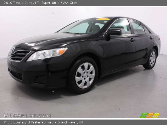 2010 Toyota Camry LE in Super White