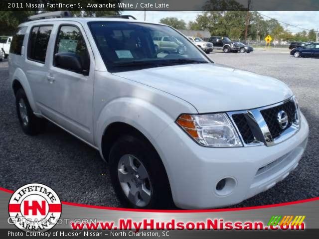 2011 Nissan Pathfinder S in Avalanche White
