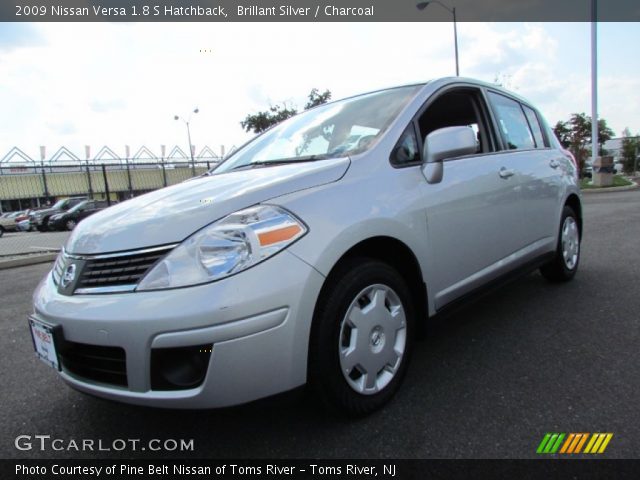 2009 Nissan Versa 1.8 S Hatchback in Brillant Silver
