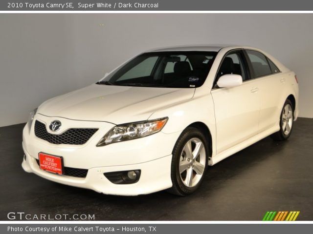 2010 Toyota Camry SE in Super White